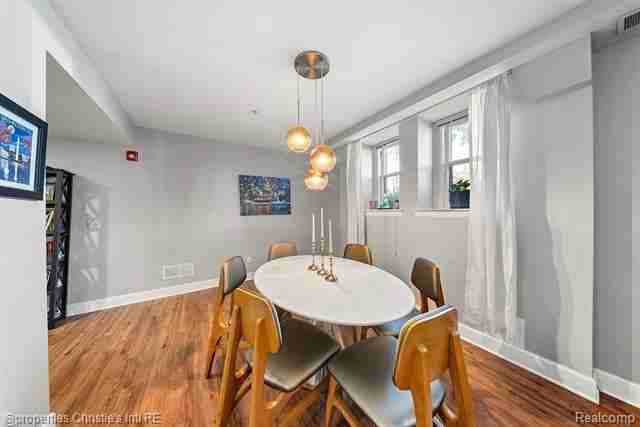 615 W Hancock St #1 - Photo 5 of 28