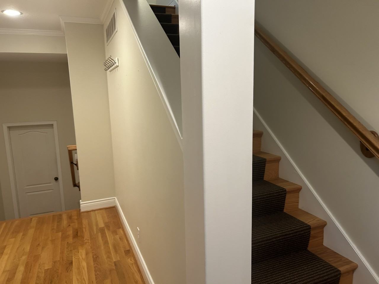 207 W 34th St - Photo 3 of 28