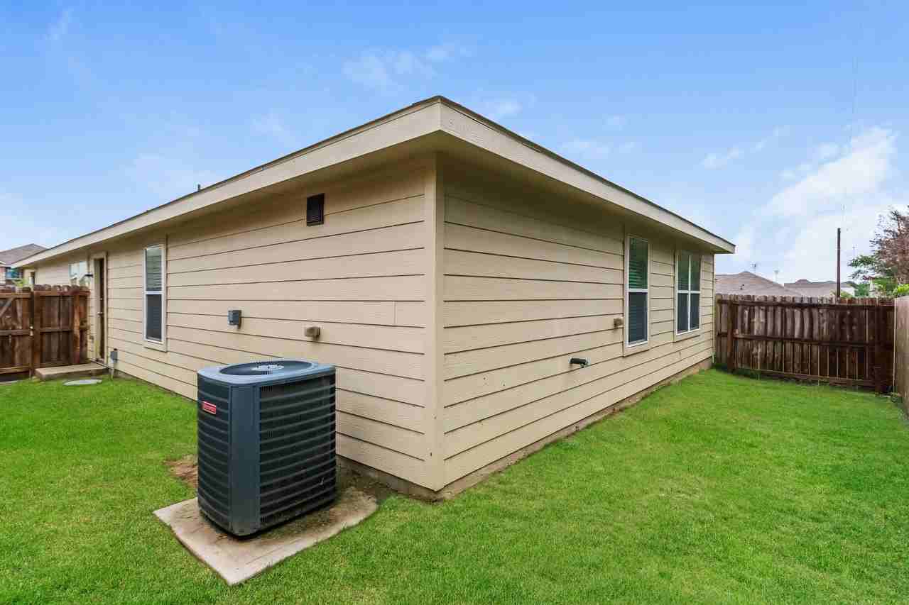 2068 Oakwood Forest Dr - Photo 3 of 16