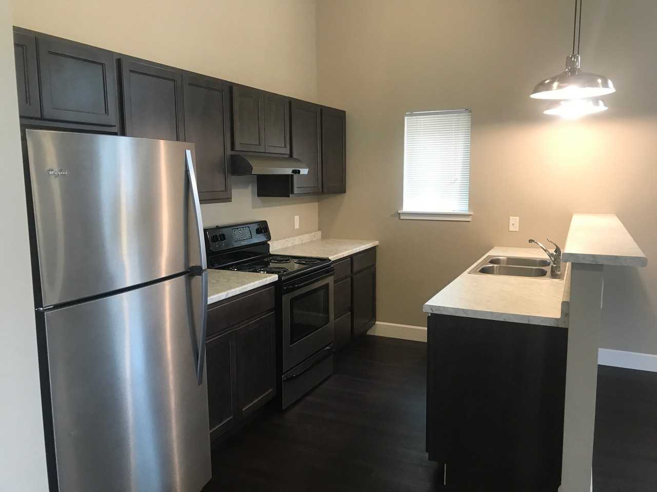 819 Charlo St - Photo 3 of 9