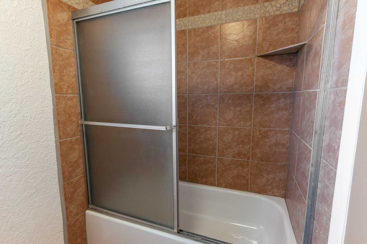 735 Columbia St - Photo 3 of 7