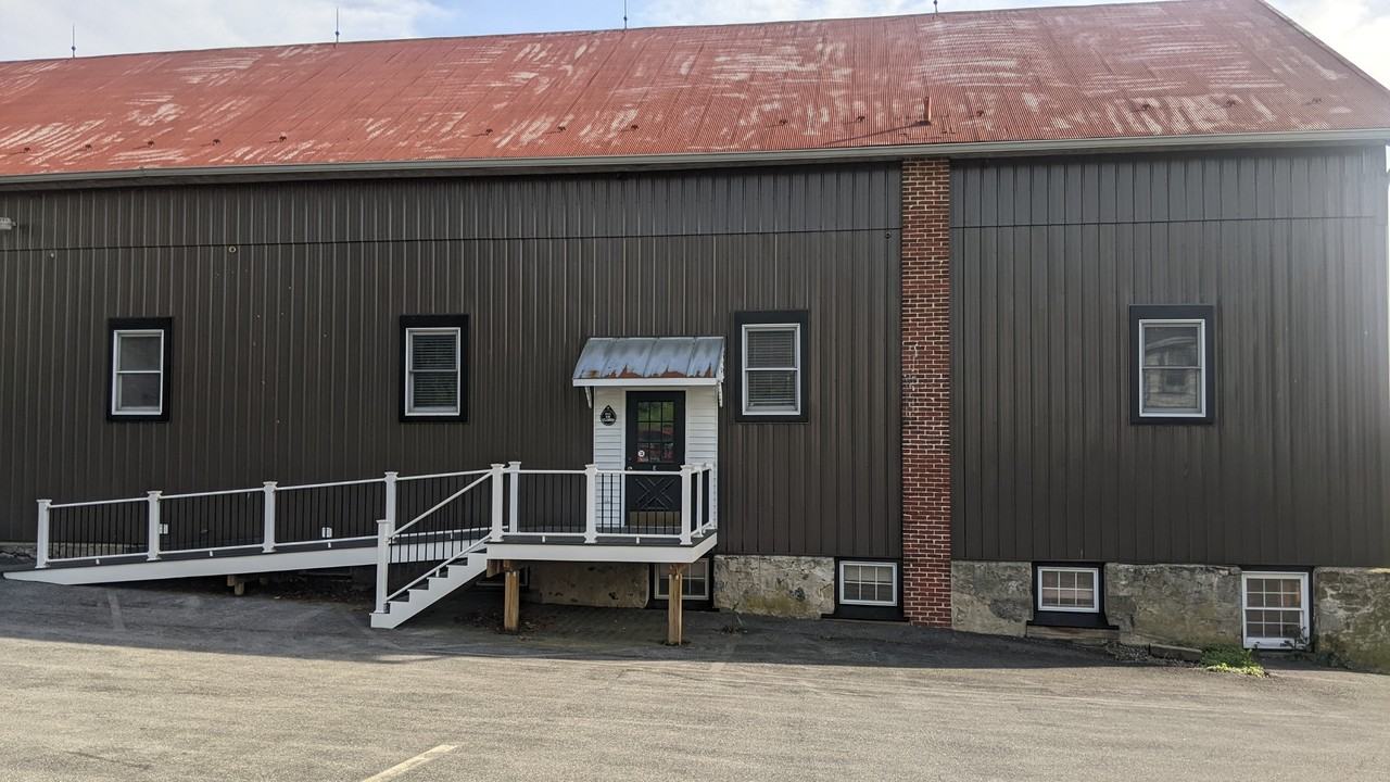 4312 Division Hwy - Photo 2 of 11