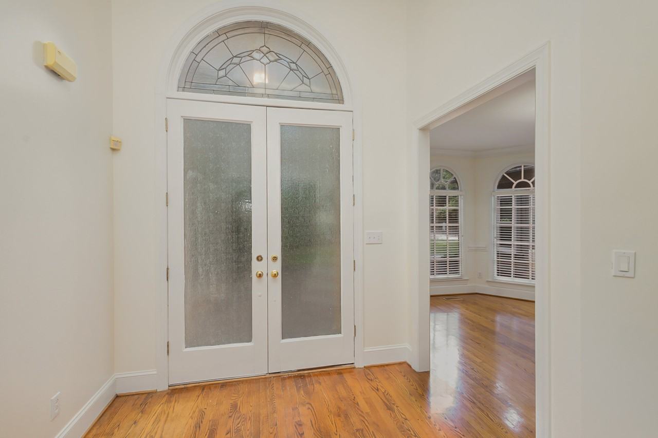 5900 Cabell View Ct - Photo 3 of 24