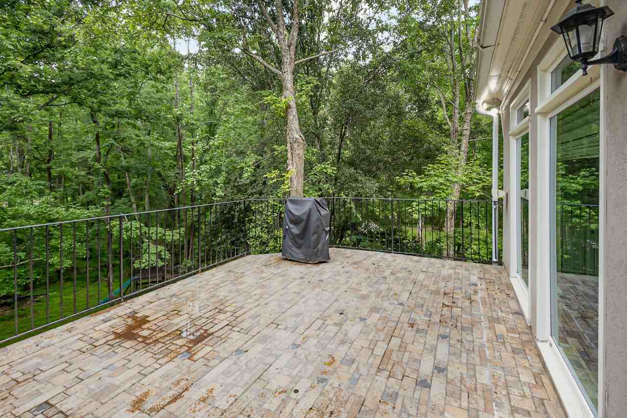 5900 Cabell View Ct - Photo 2 of 24