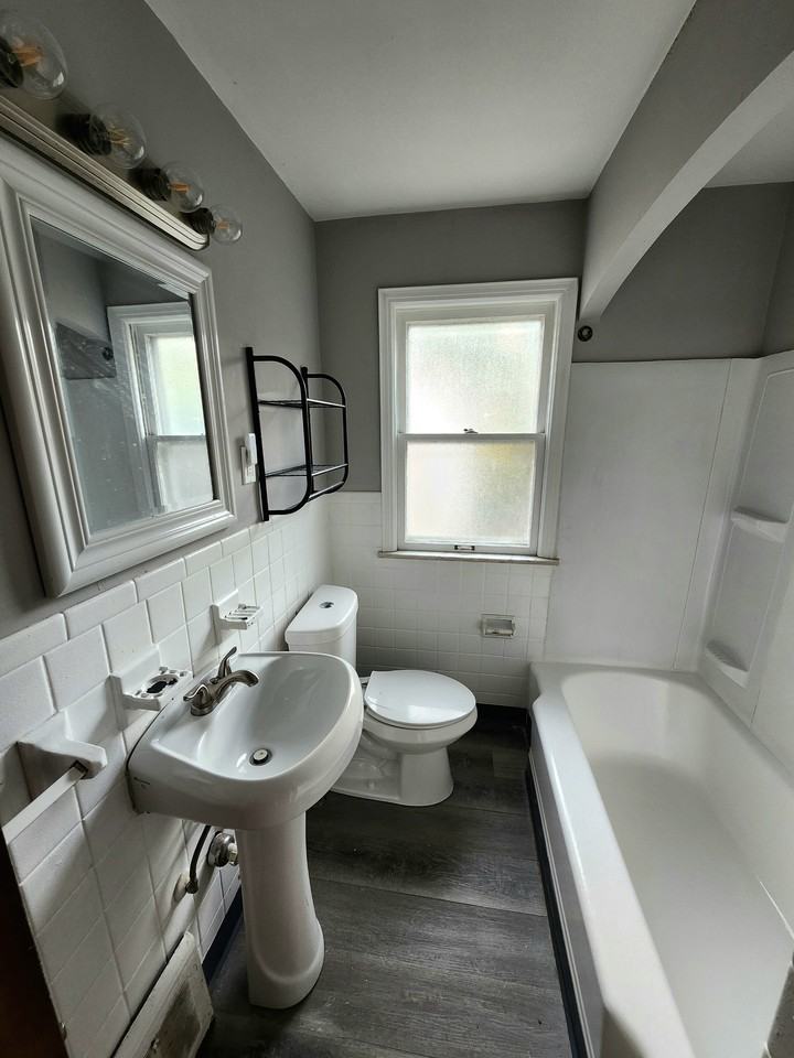 948 Richmond Rd - Photo 3 of 26