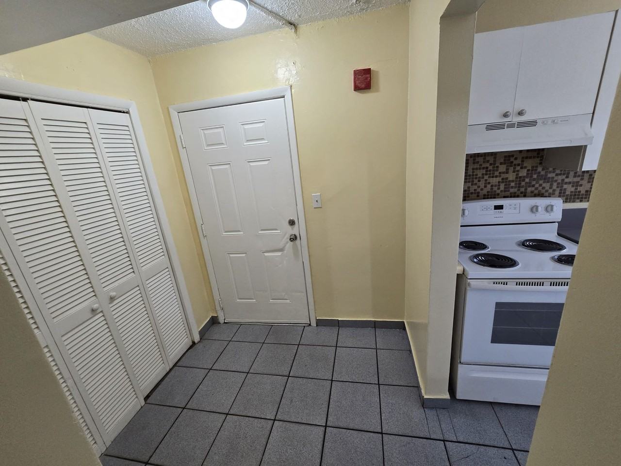 13725 Ne 3Rd Ct - Photo 7 of 42