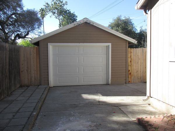 2641 Hawthorne St - Photo 2 of 24