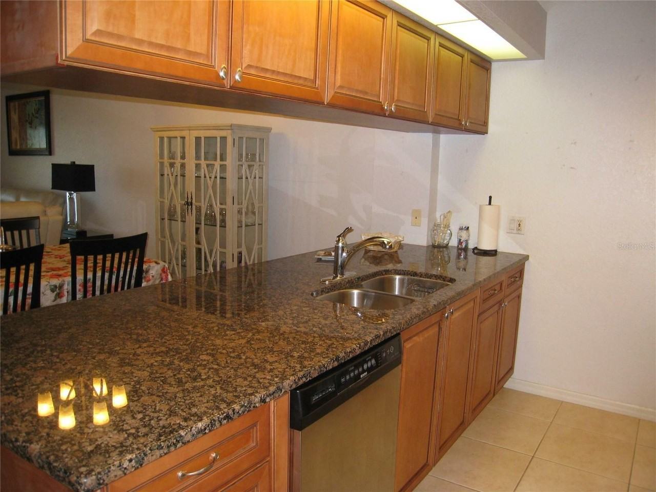 1512 Rio De Janeiro Avenue - Photo 5 of 15