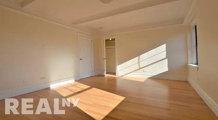 Christopher St #7J - Photo 2 of 8