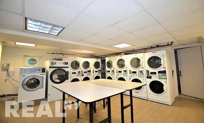 Christopher St #7J - Photo 7 of 8