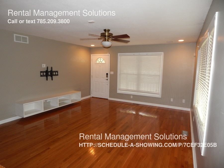 2001 NW West St - Photo 2 of 12