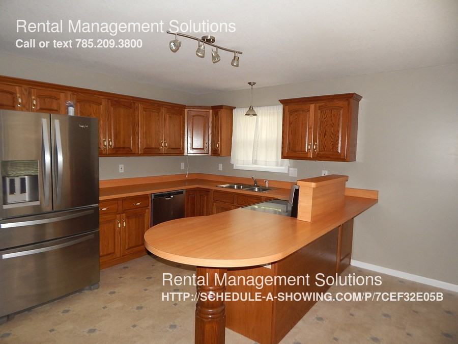 2001 NW West St - Photo 3 of 12