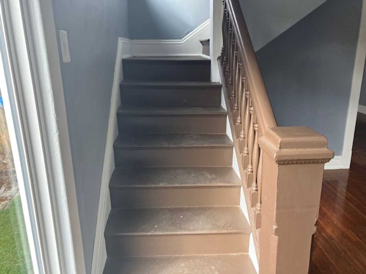 402 E Market St - Photo 6 of 9
