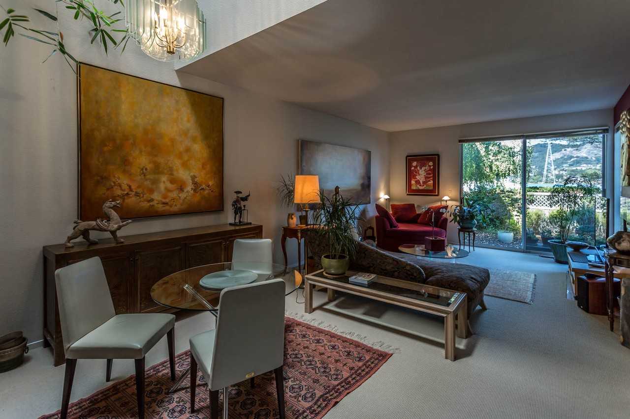 13 Salem Cove - Photo 3 of 18