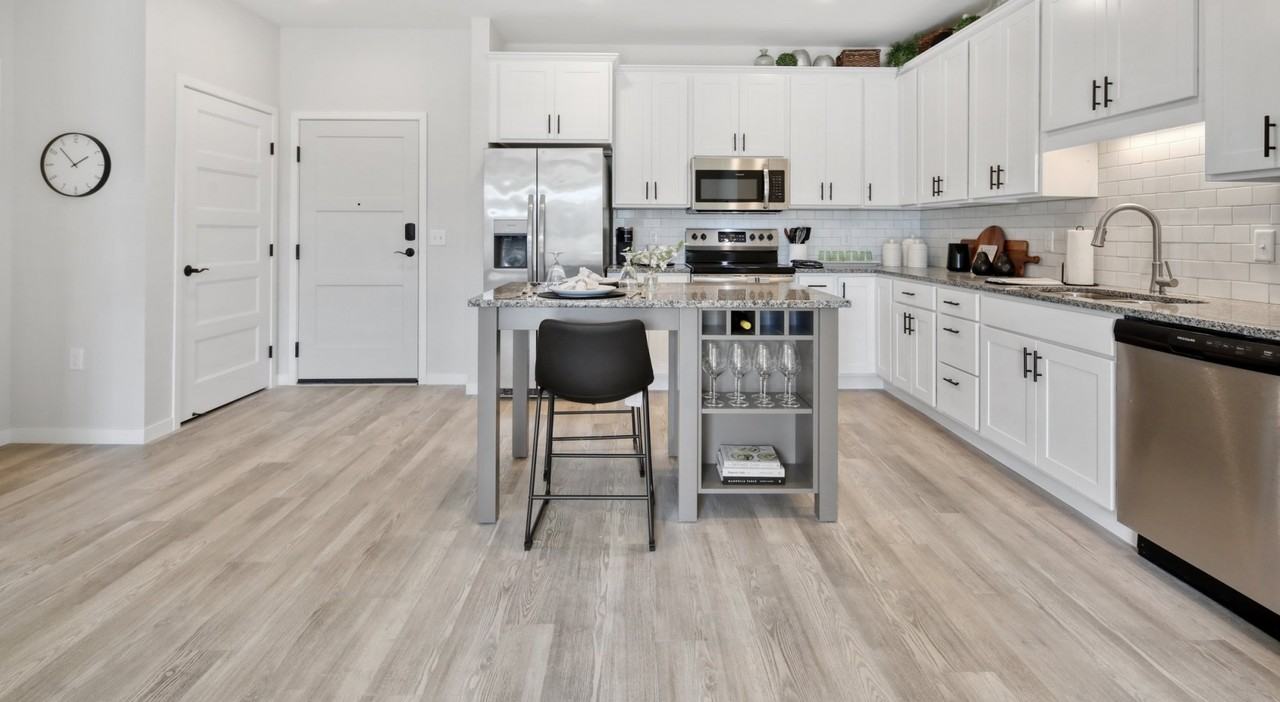 Arasan Apartments - Photo 2 of 27