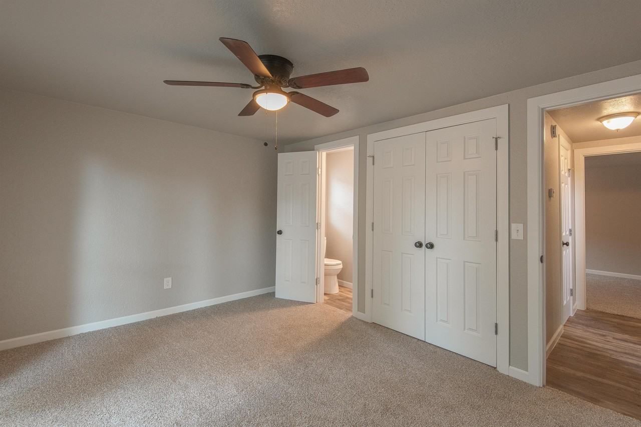 3813 Ne 142nd Cir - Photo 2 of 36