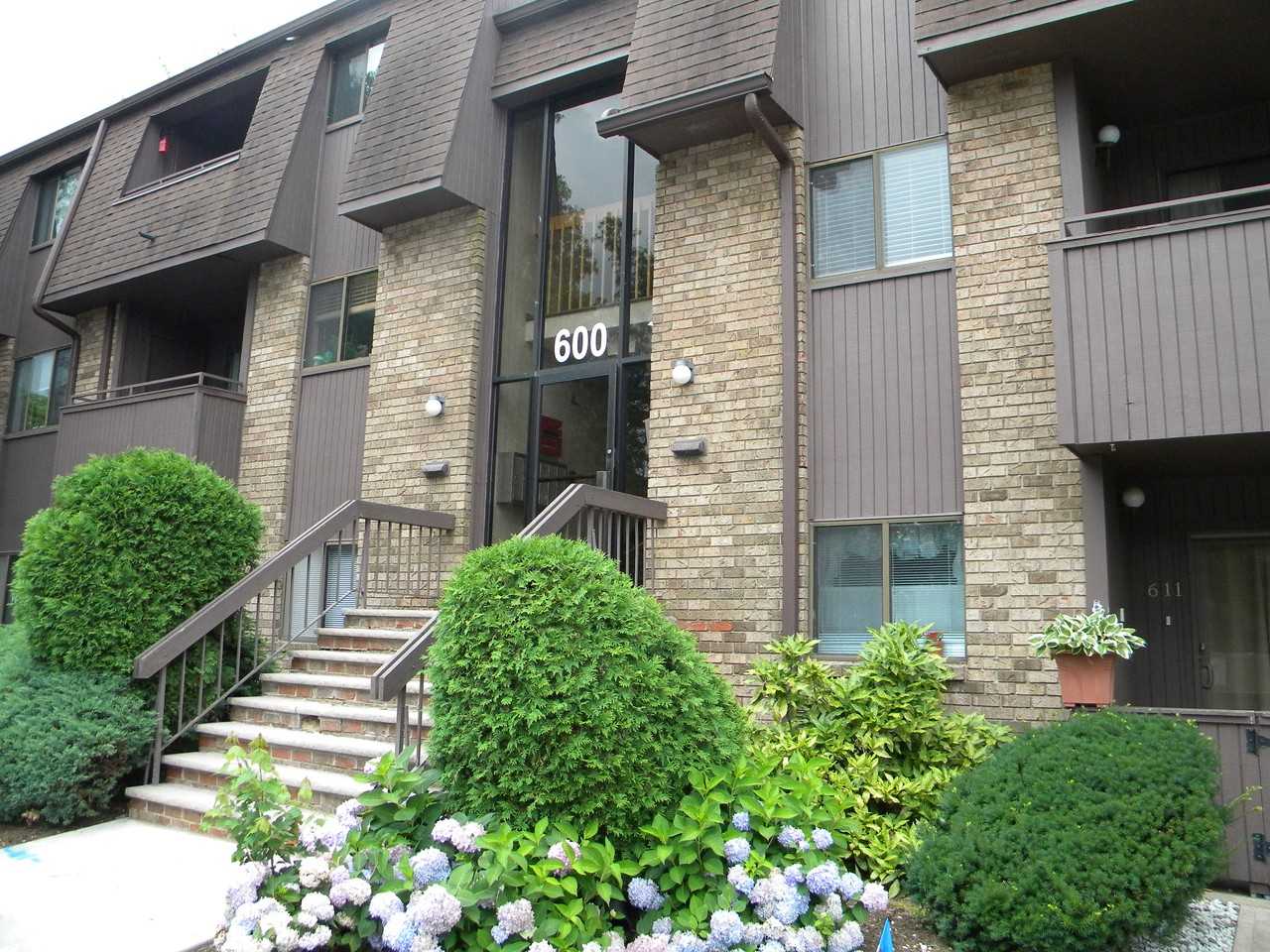 633 Woodmill Dr - Photo 2 of 23