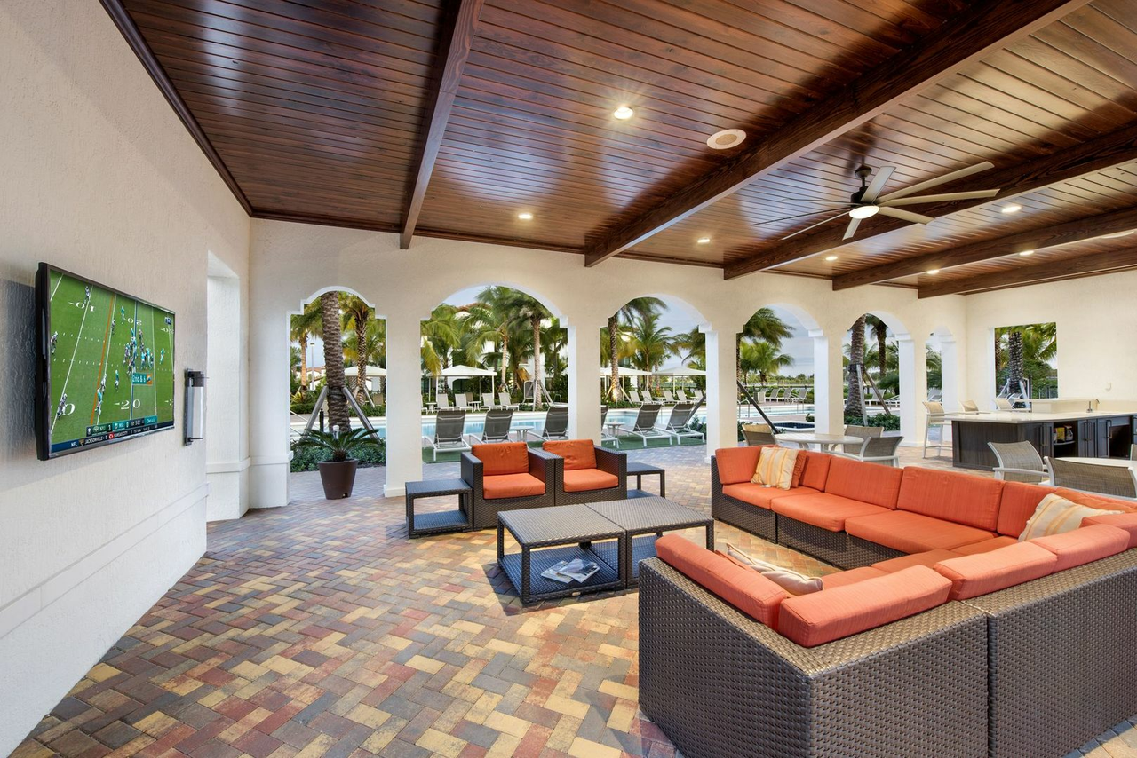 VIVA Luxury Apartments - Photo 2 of 17