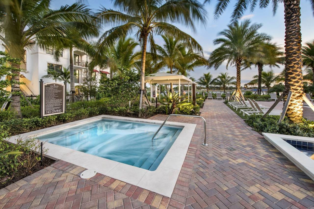 VIVA Luxury Apartments - Photo 3 of 17