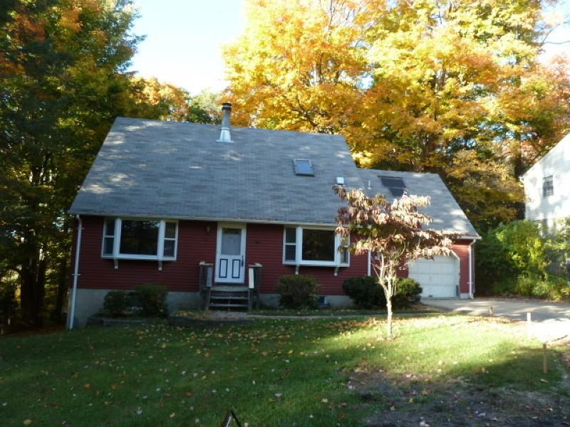 21 Hillcrest Dr - Photo 2 of 6