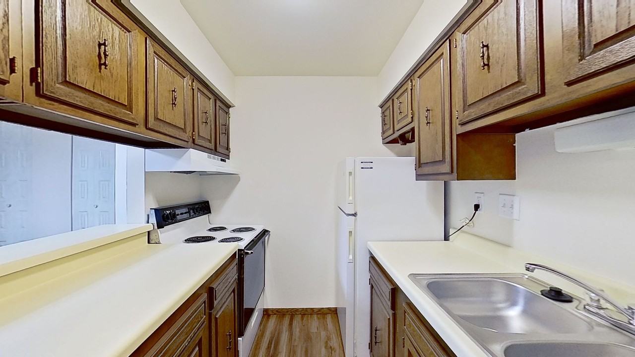 N76W14685 Market Dr - Photo 7 of 15