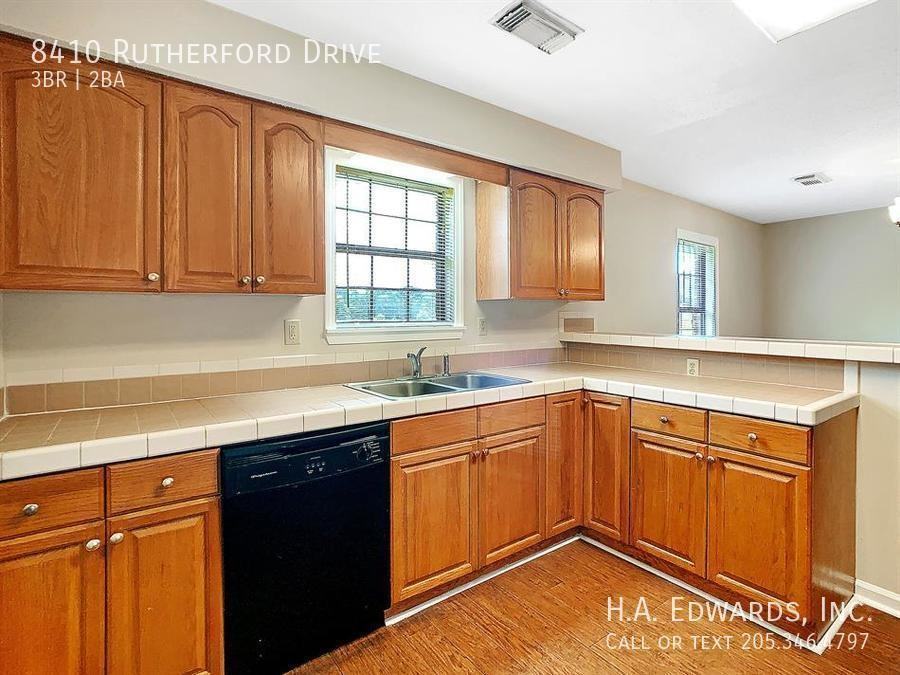 8410 Rutherford Dr - Photo 2 of 19