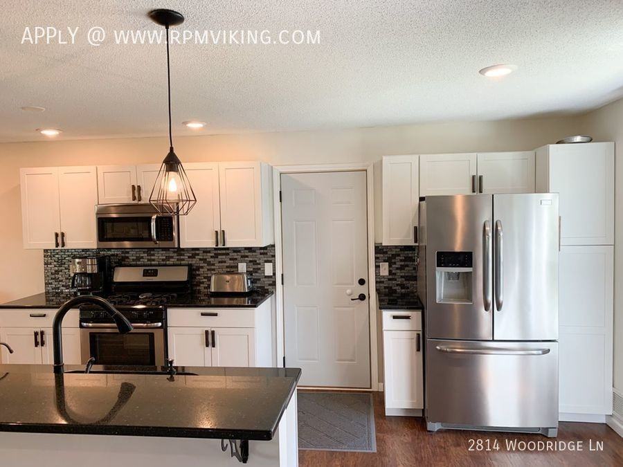 2814 Woodridge Ln - Photo 3 of 34