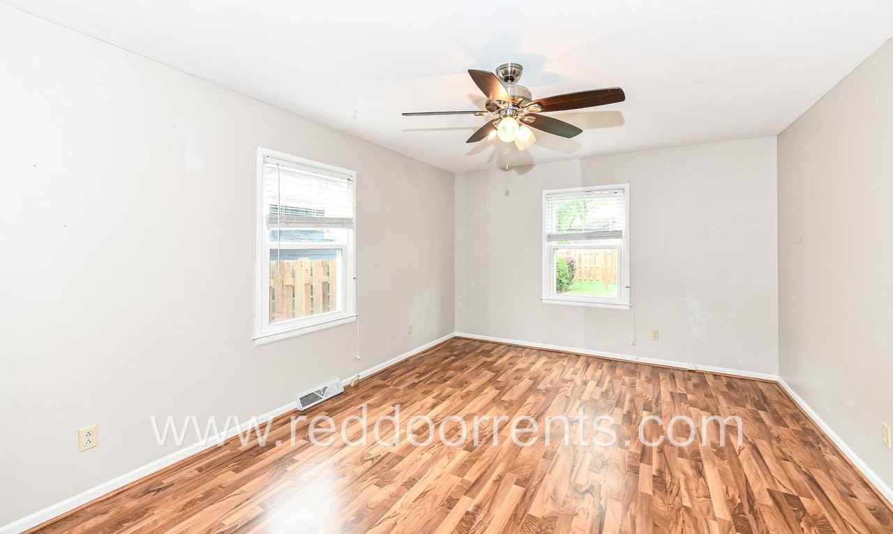 2306 E 57th St - Photo 3 of 30