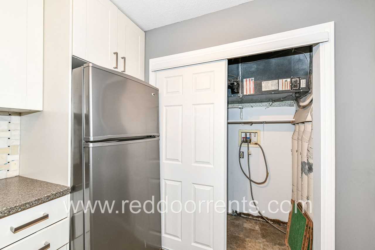 7890 Benjamin Dr - Photo 3 of 22