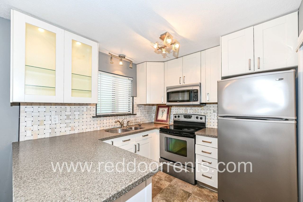 7890 Benjamin Dr - Photo 2 of 22