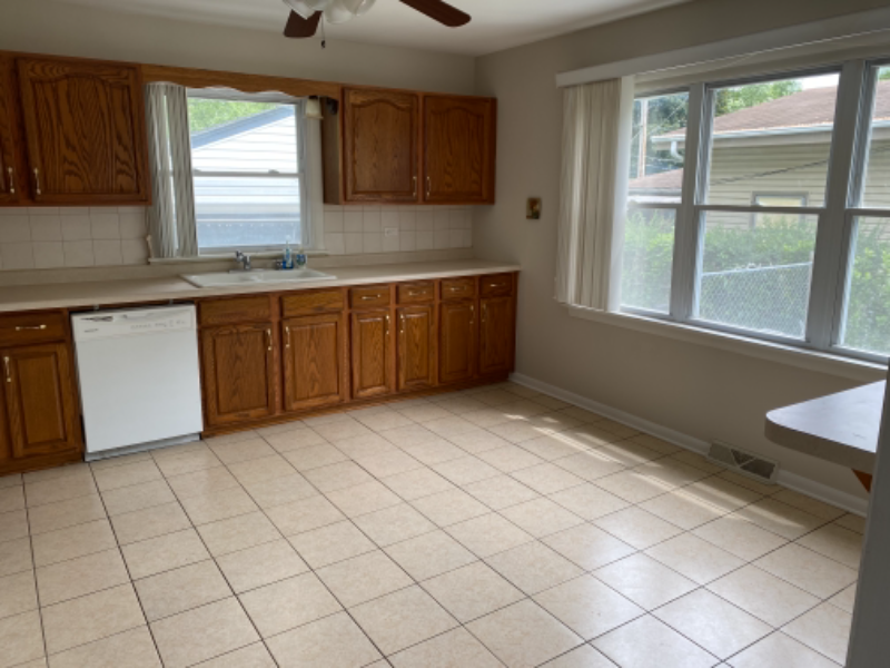 3802 Eagle Ln - Photo 4 of 11