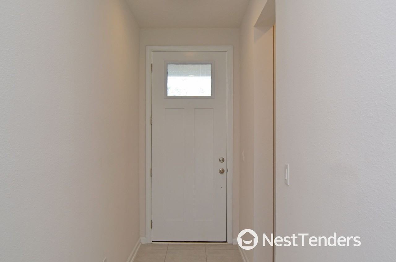 95511 Hanover Ct - Photo 3 of 23