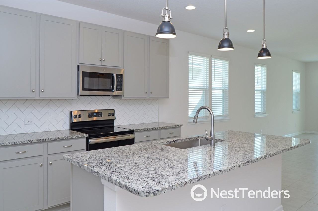 95511 Hanover Ct - Photo 4 of 23