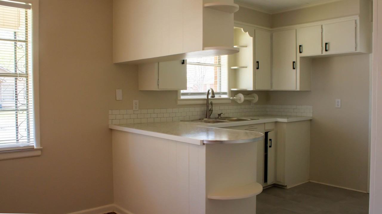 827 N El Paso Ave - Photo 4 of 15