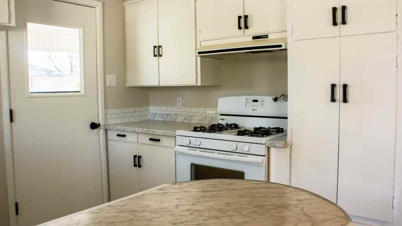 827 N El Paso Ave - Photo 5 of 15
