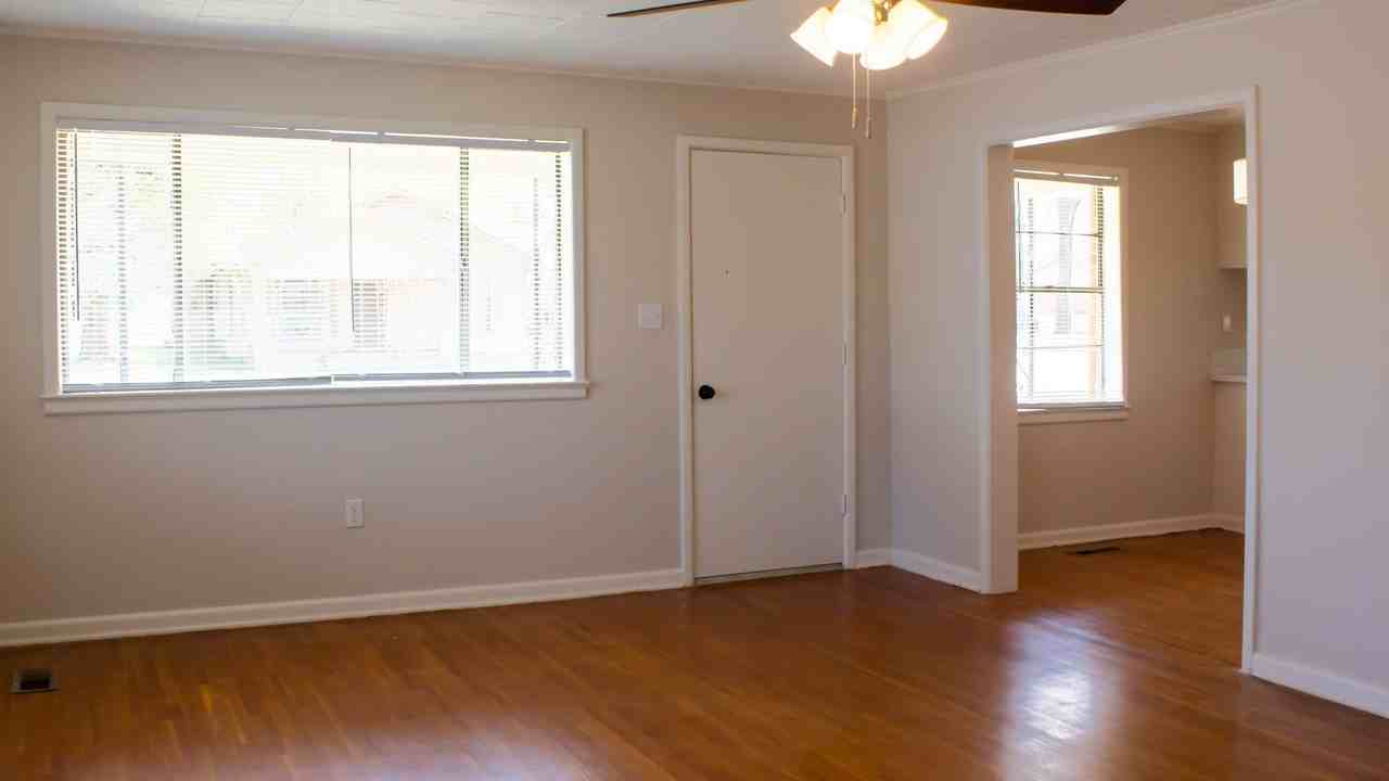 827 N El Paso Ave - Photo 7 of 15