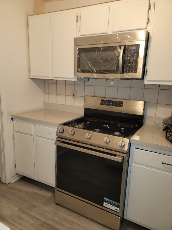 1303 Morris Ct - Photo 3 of 50