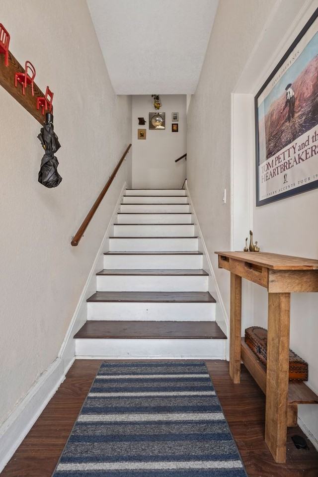 529 Virginia Dr - Photo 2 of 29