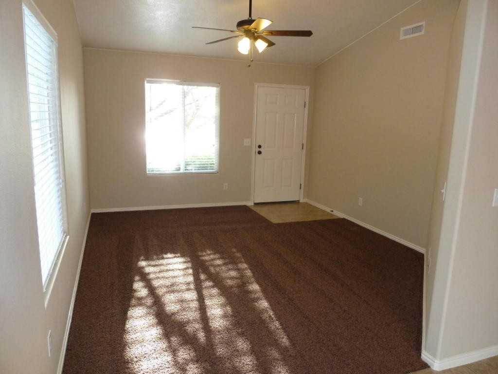 477 N 300 W - Photo 5 of 10