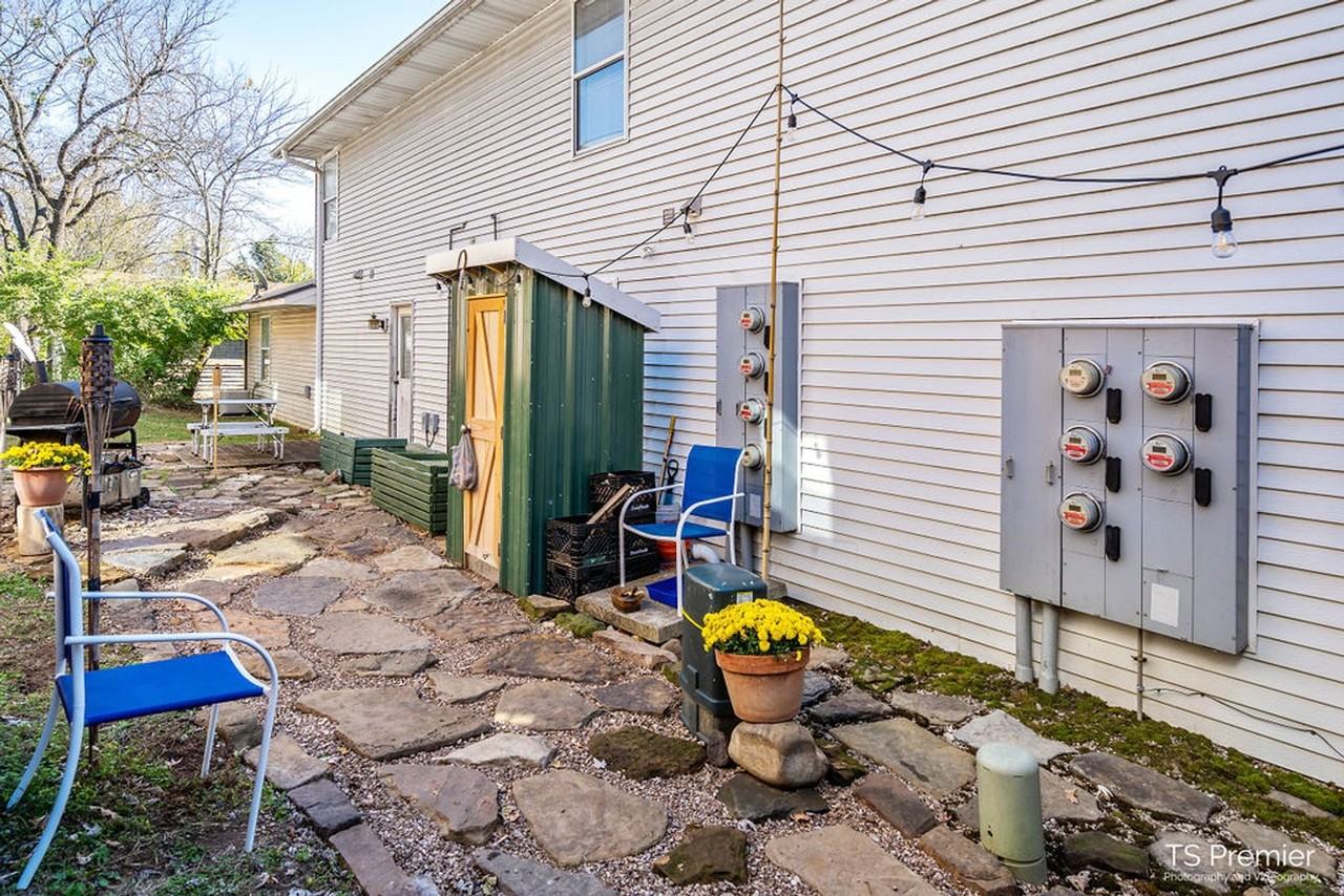 686 Stone st - Photo 6 of 8