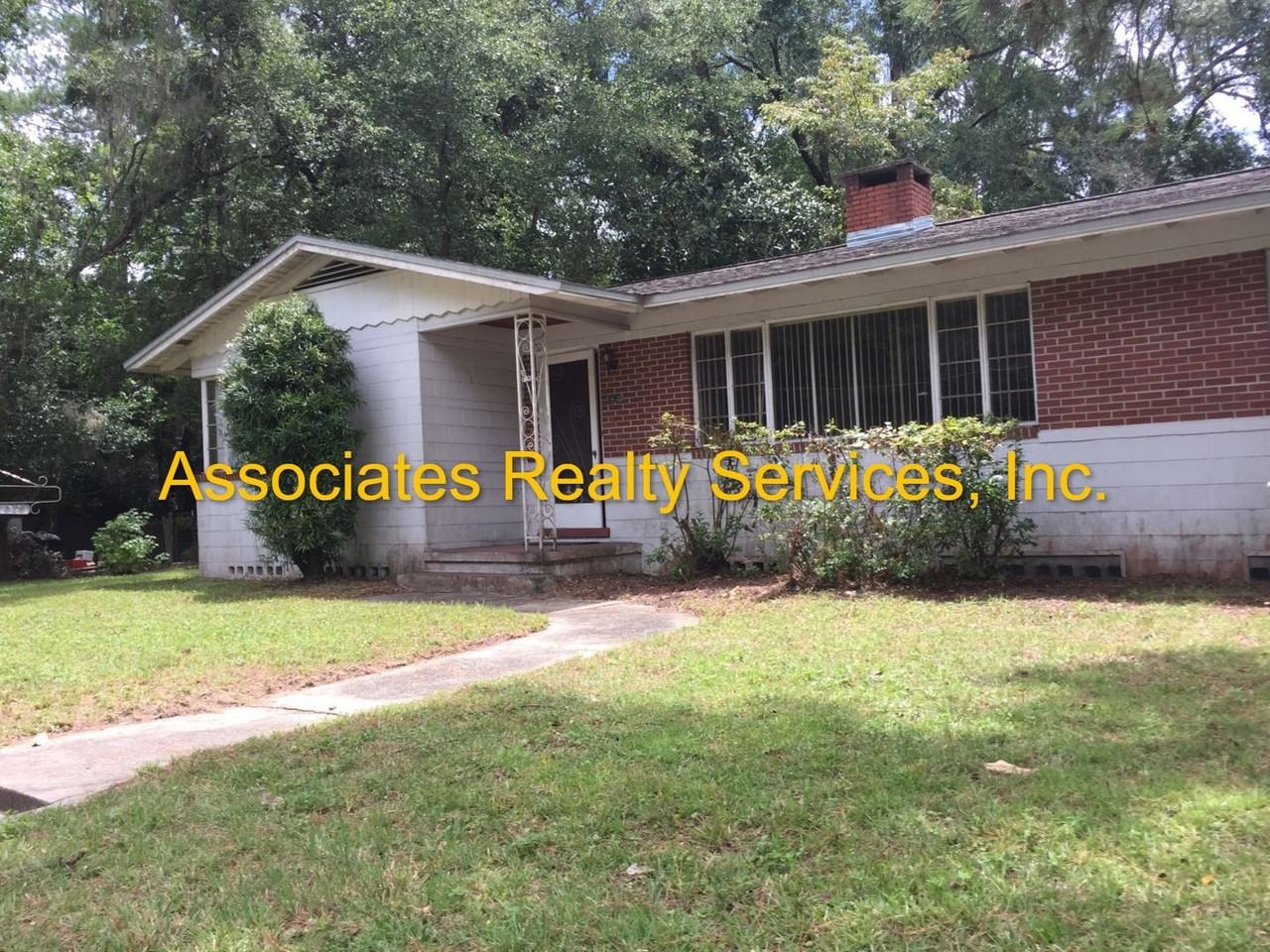 1825 Nw 8th Ave - Photo 2 of 9
