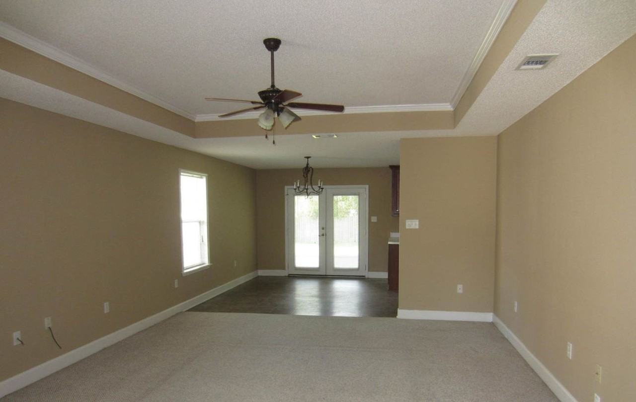 3141 Vanelle Dr - Photo 3 of 8