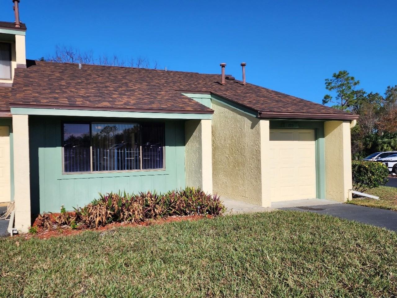 223 Club House Blvd - Photo 2 of 13