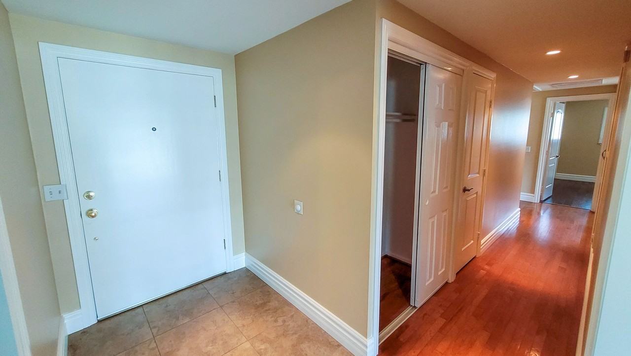 1251 Roanoke St - Photo 4 of 30