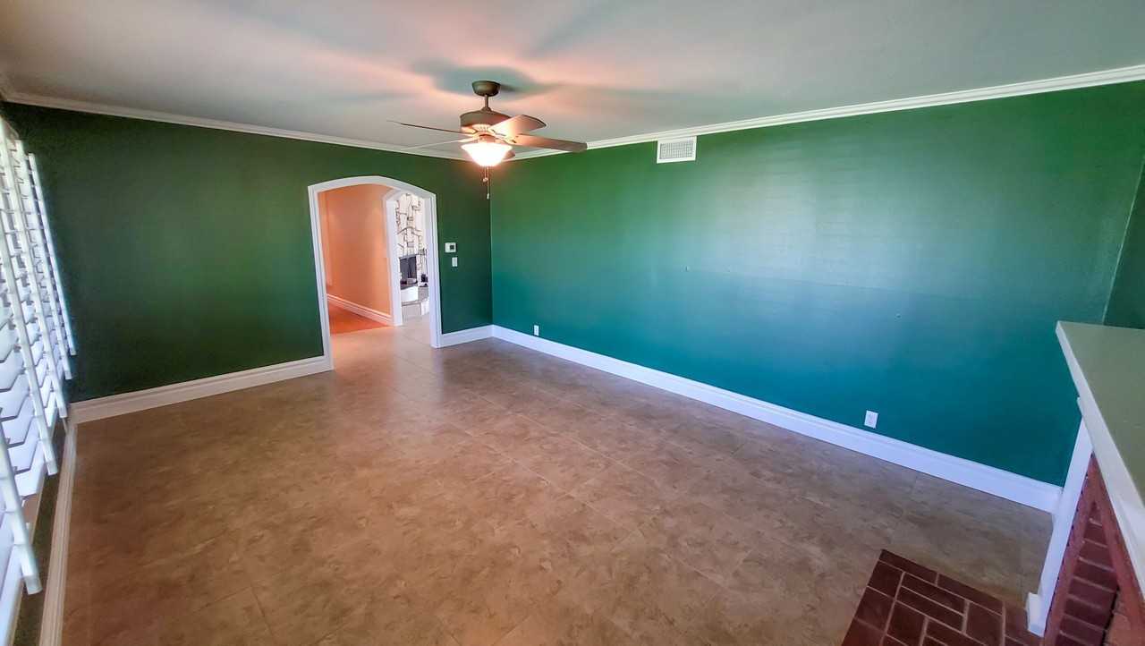 1251 Roanoke St - Photo 6 of 30