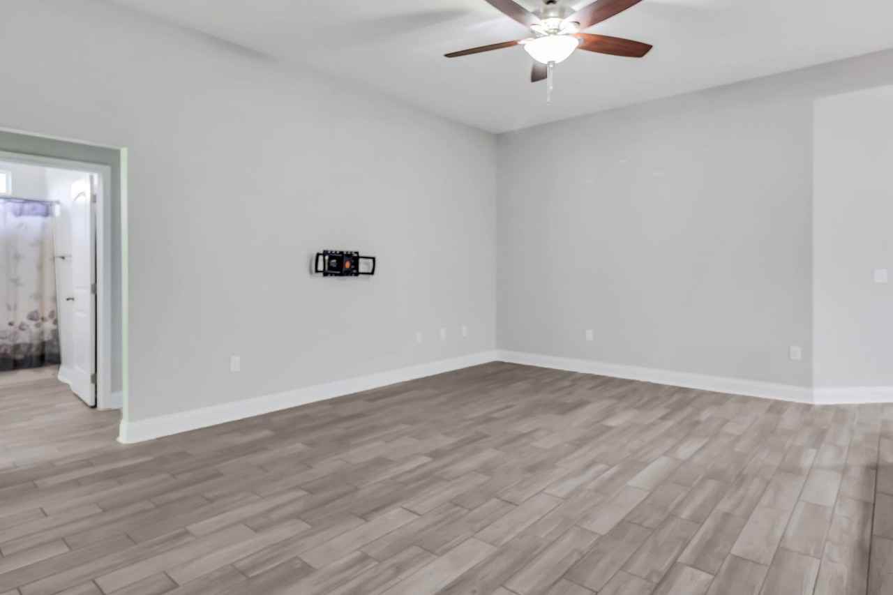 2281 Tom St - Photo 7 of 34