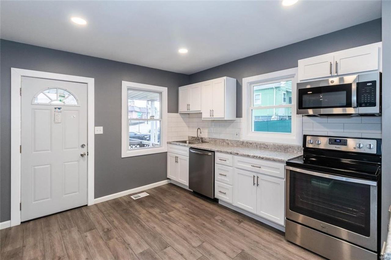 9500 Gentry Ave - Photo 3 of 13