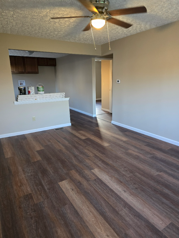 427 Vanbibber Dr - Photo 3 of 10