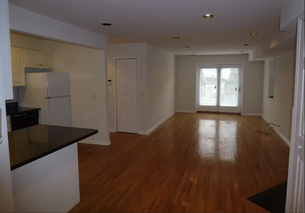 1525 W Augusta Blvd #1 - Photo 3 of 10