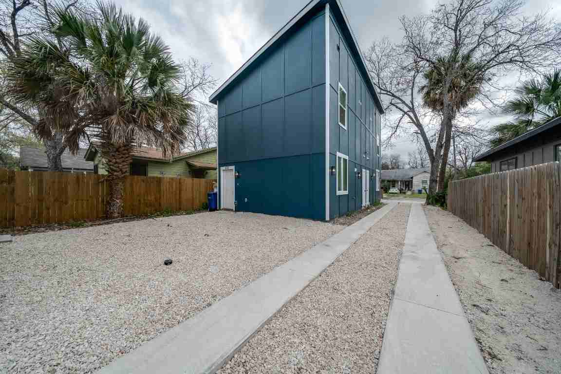 1005 Essex St #102 - Photo 2 of 18